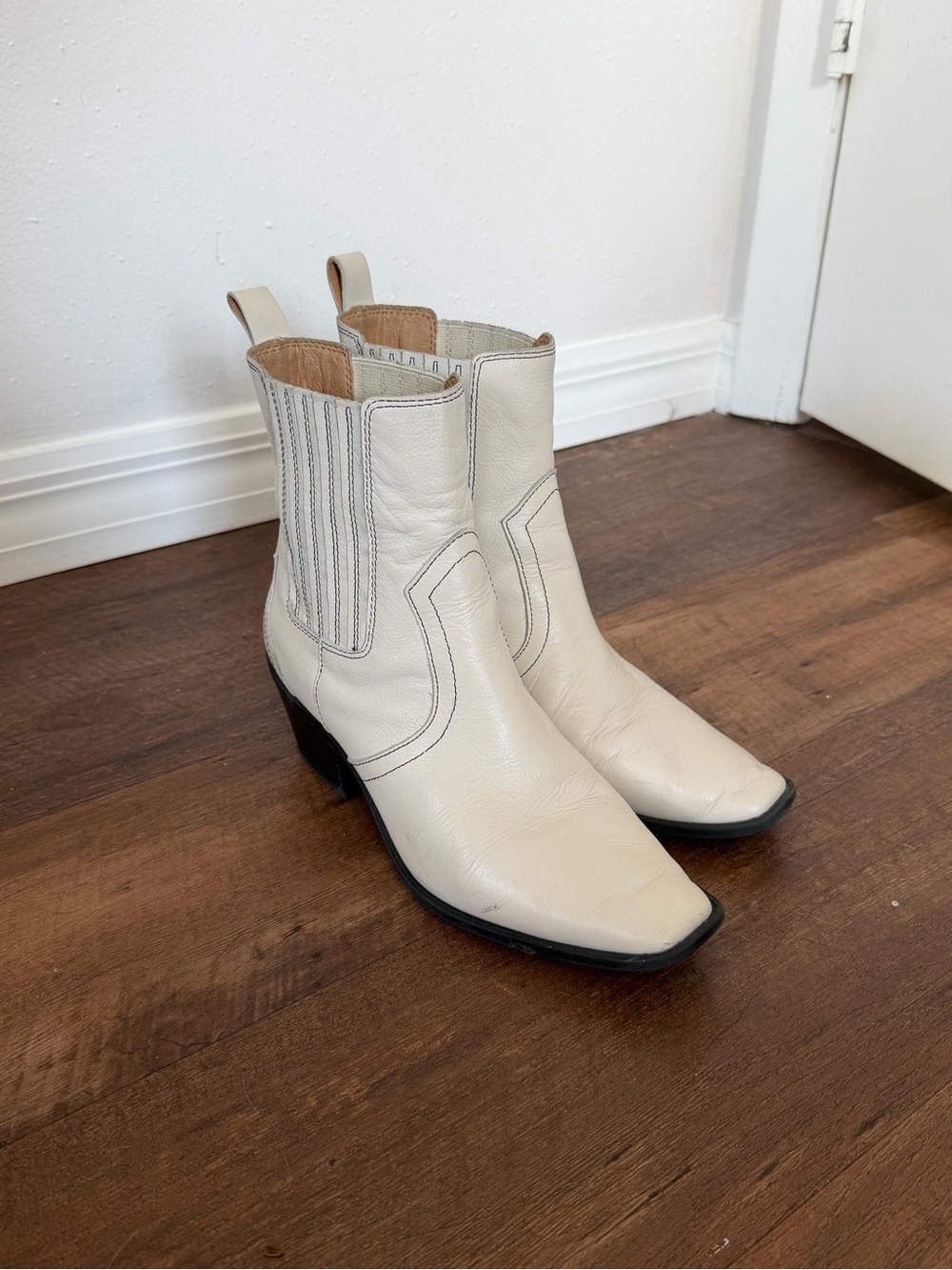 Crown Vintage Cream Leather Western Ankle Boots